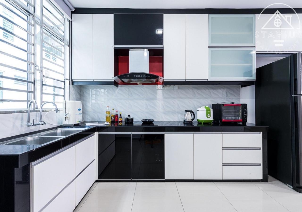 14pax 4br Double Storey House *