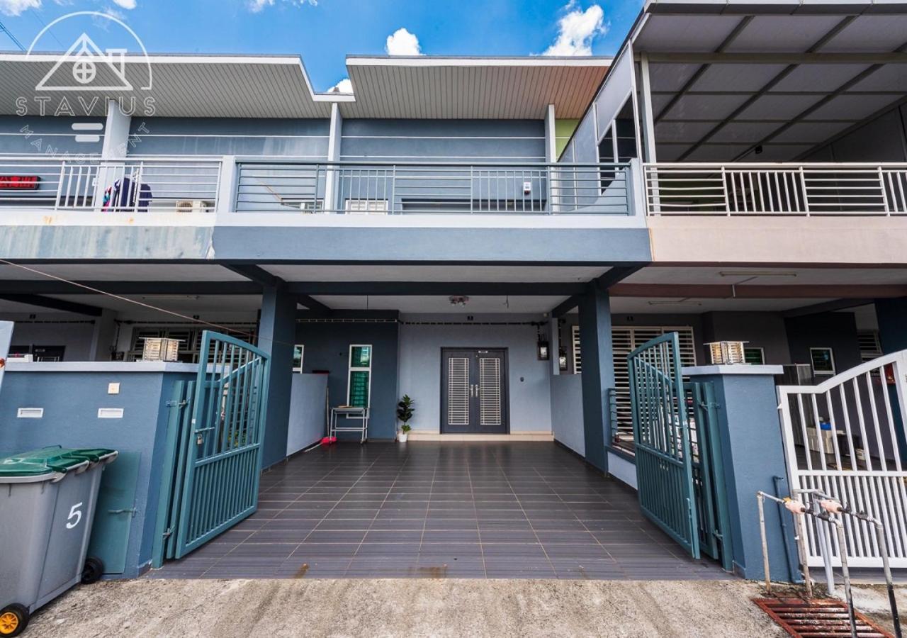 14pax 4br Double Storey House Holiday home *