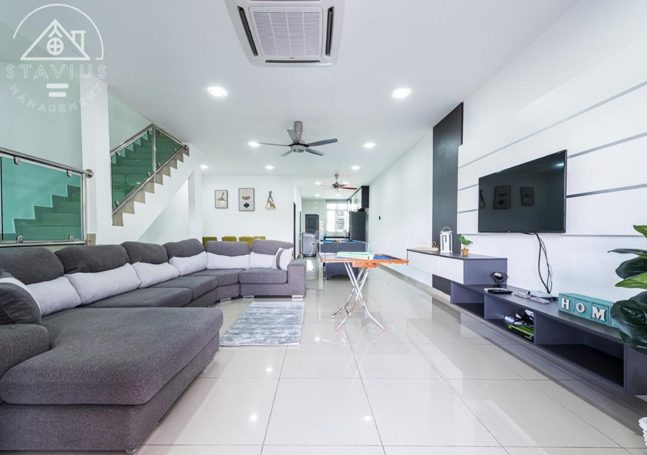 Holiday home 14pax 4br Double Storey House *